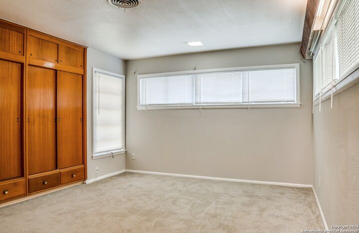 Property Photo: 6710 Moss Oak Dr TX 78229