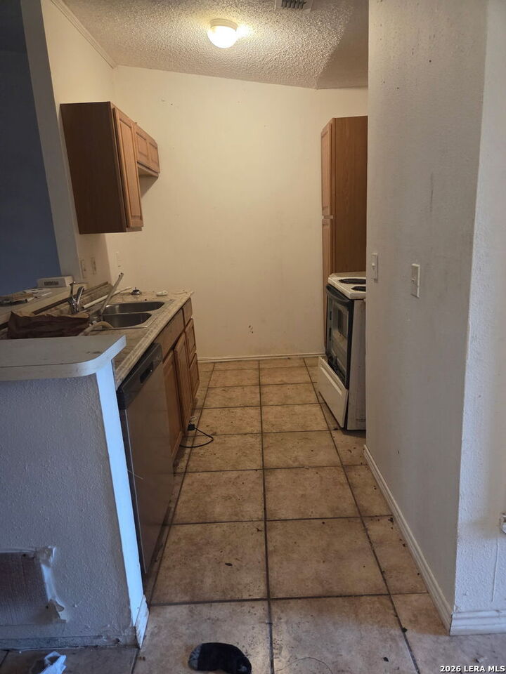 Property Photo: 5711 Lochmoor TX 78244