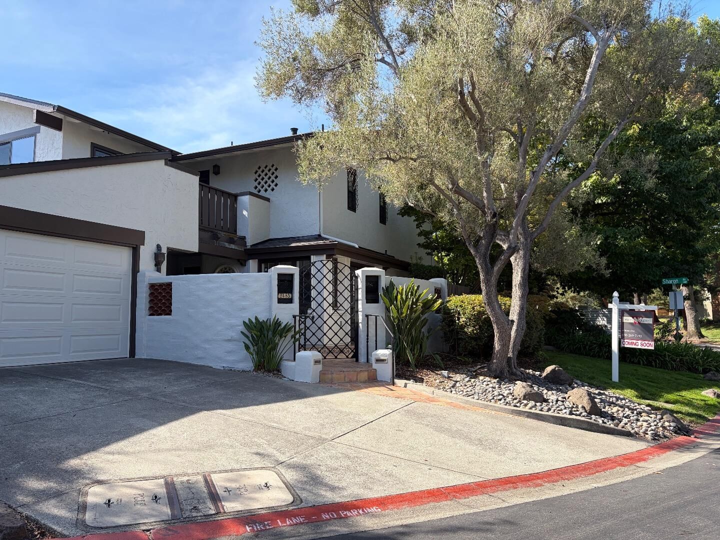 Property Photo:  2485 Sharon Oaks Drive  CA 94025 