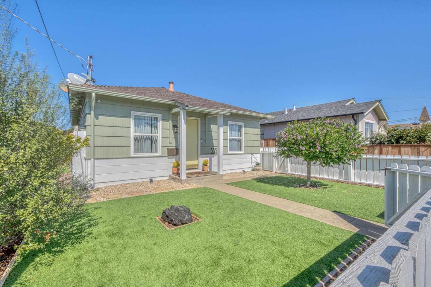 Property Photo:  555 Elm Avenue  CA 93955 
