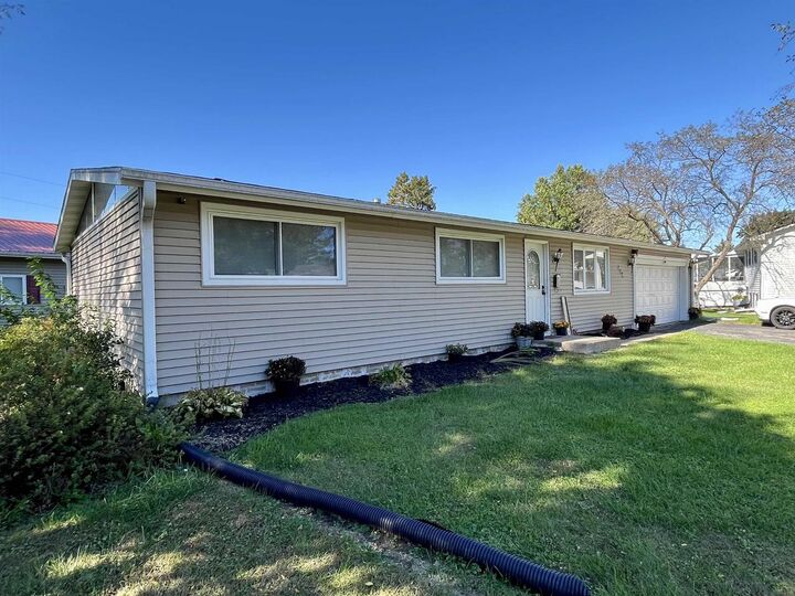 Property Photo:  112 Circle Drive  WI 53805 