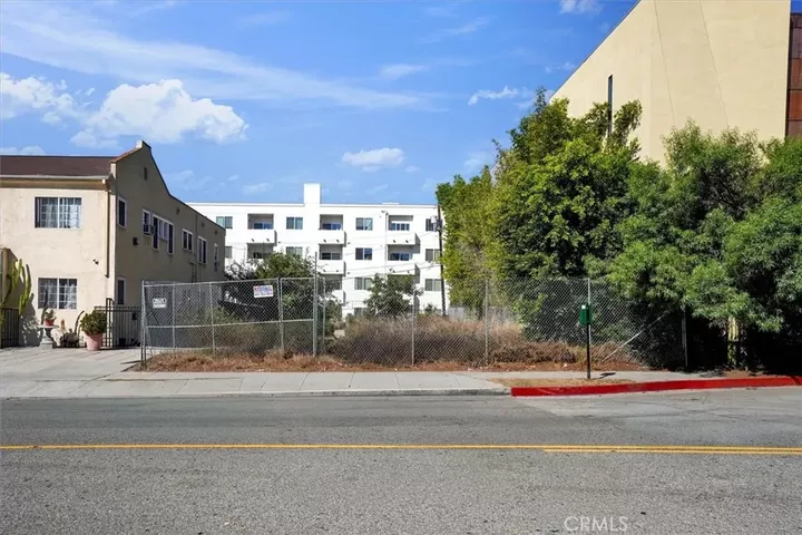 Property Photo:  1449 N Bronson  CA 90028 