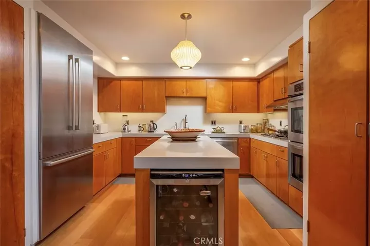 Property Photo:  406 Brooks Avenue  CA 90291 