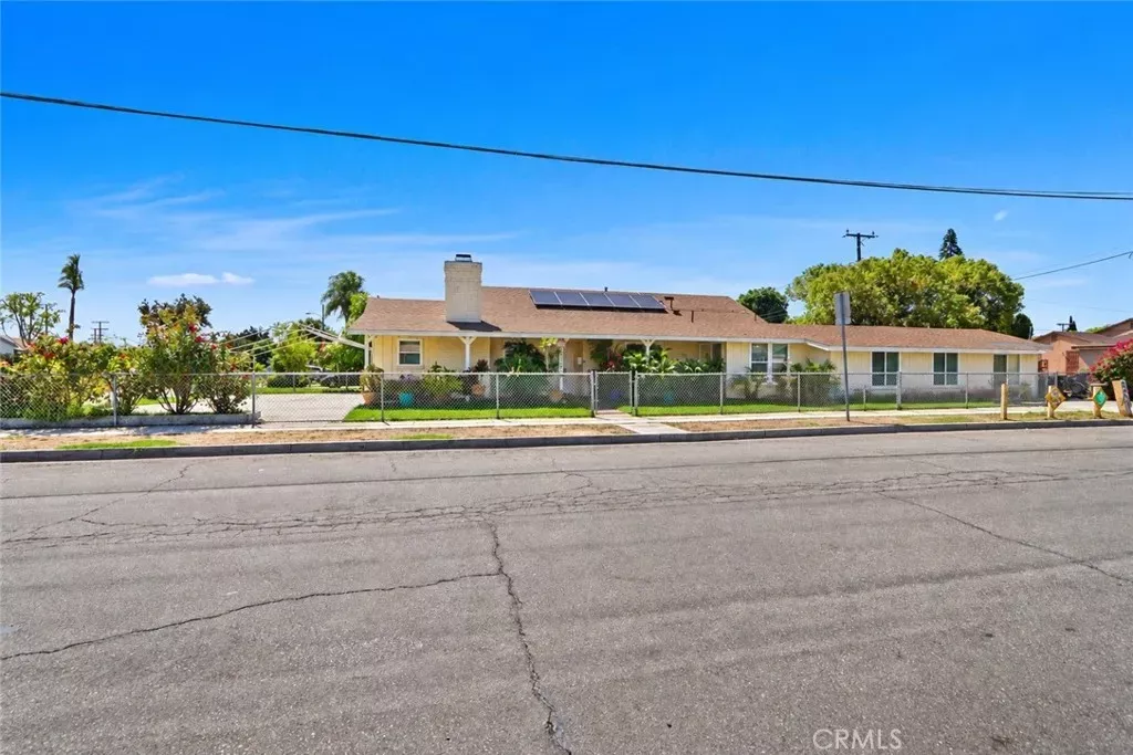 Property Photo:  1220 E Caldwell St  CA 90221 