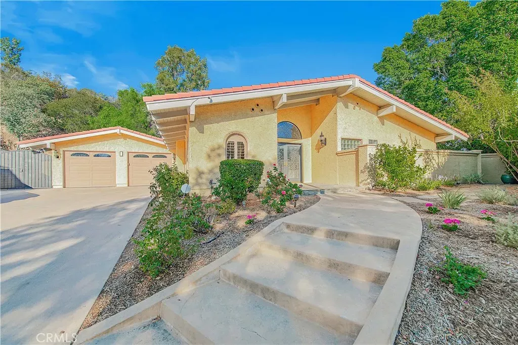 Property Photo: 821 Guanajuato Drive CA 91711