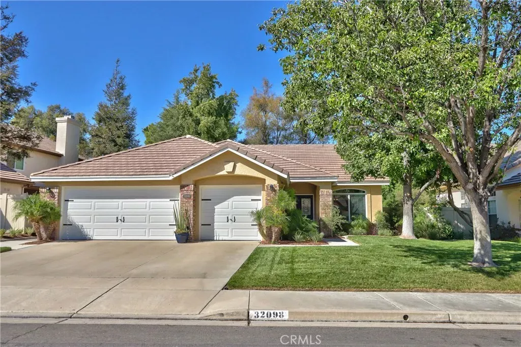 Property Photo:  32098 Camino Seneco  CA 92592 