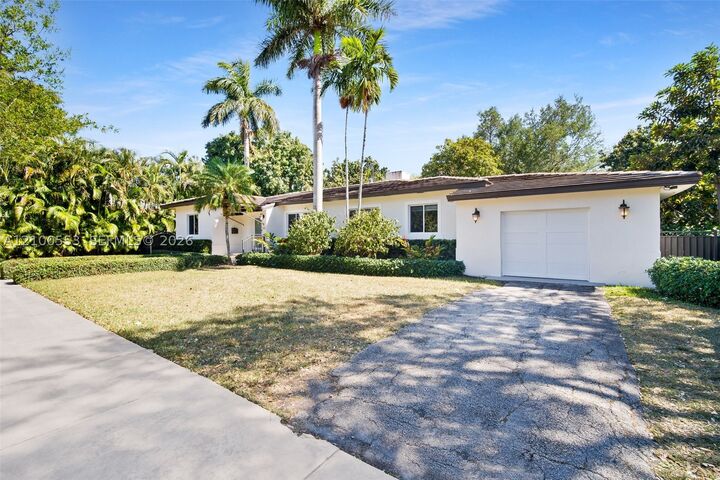 Property Photo: 330 Viscaya Ave FL 33134