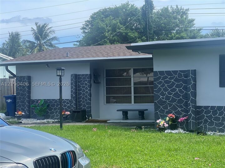 Property Photo:  4420 NW 25th Pl  FL 33313 