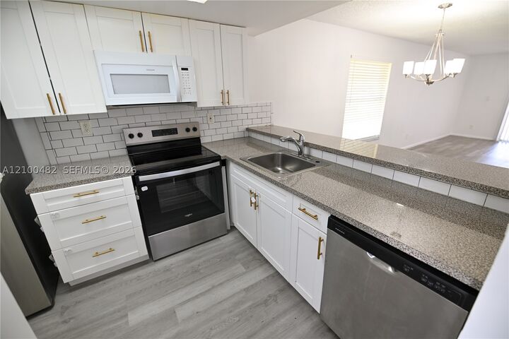 Property Photo:  905 Southridge Rd 202A  FL 33444 