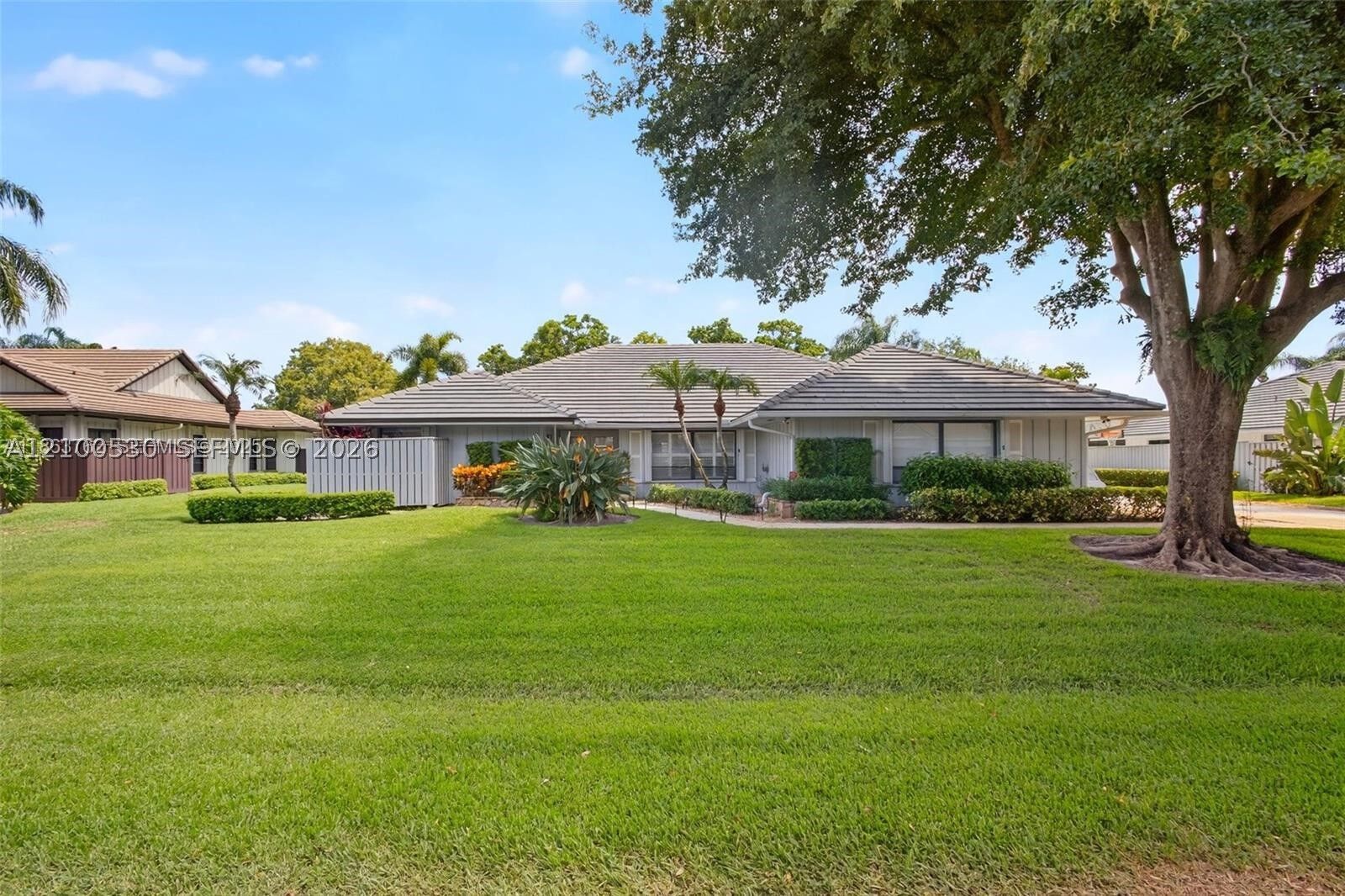 Property Photo:  15 W Balfour Rd W  FL 33418 