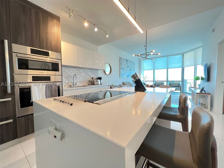 Property Photo:  851 NE 1st Ave 1906  FL 33132 