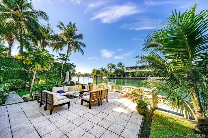 Property Photo:  4812 Pine Tree Dr 210  FL 33140 