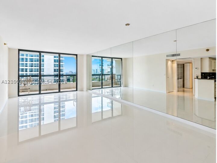 Property Photo:  19195 NE 36 Ct Mystic Pointe Dr 1704  FL 33180 
