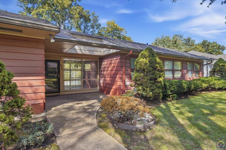 Property Photo: 3640 SW Drury Ln KS 66604