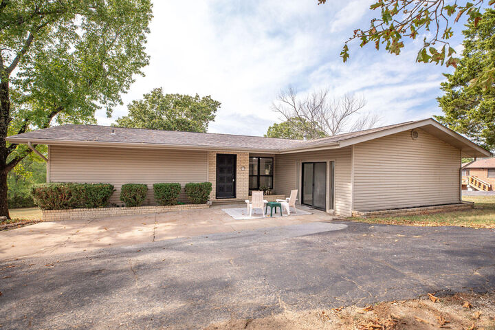 Property Photo: 5 Woodland Avenue MO 65686