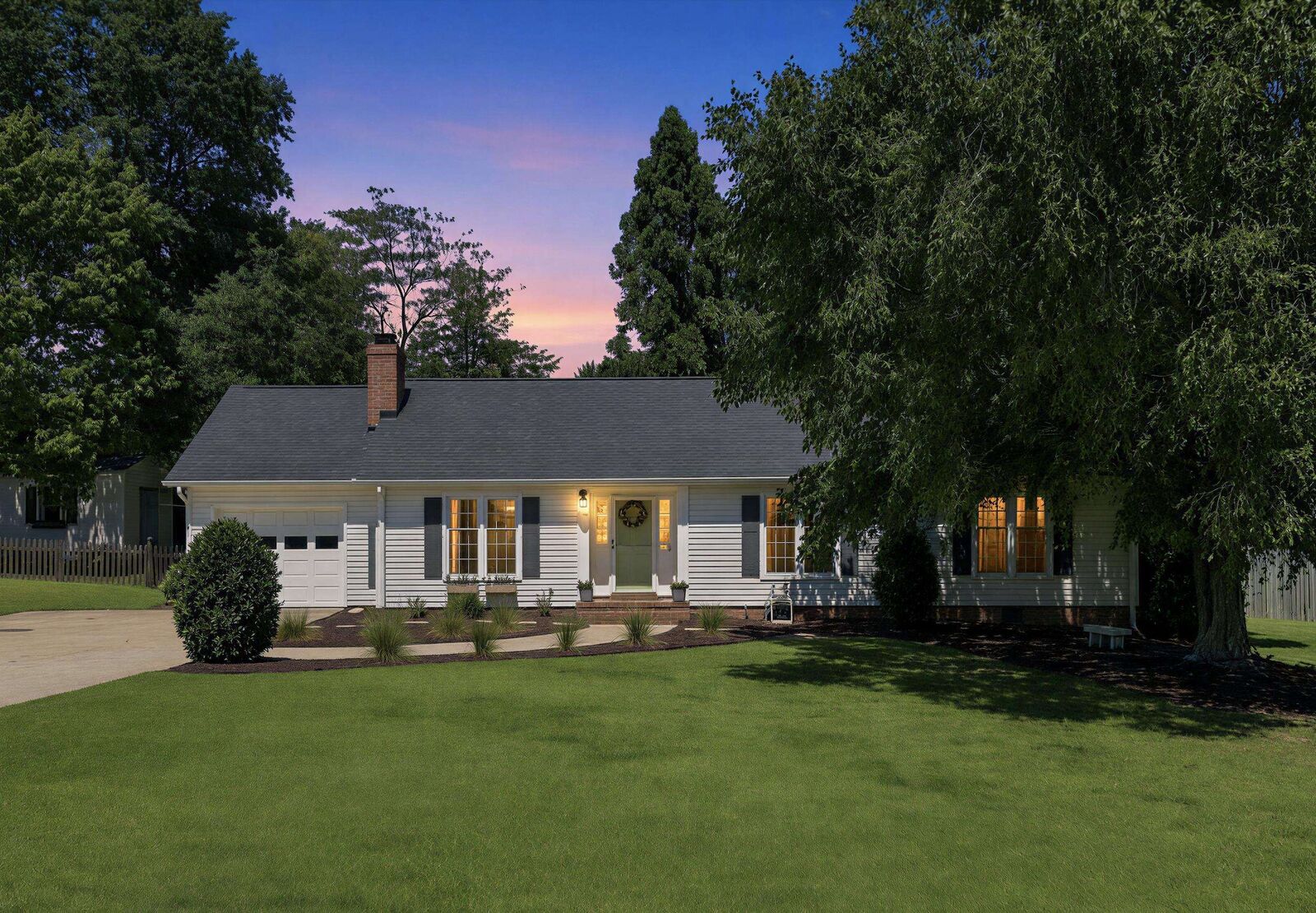 Property Photo: 109 Stonehenge Court SC 29687