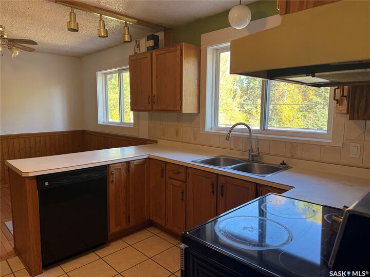 Property Photo:  708 Studer Street  SK S0J 1L0 