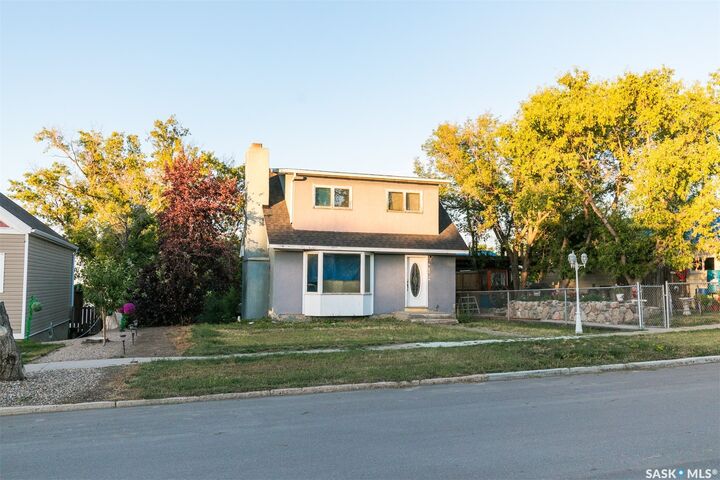 Property Photo:  306 Saskatchewan Avenue  SK S0L 1R0 