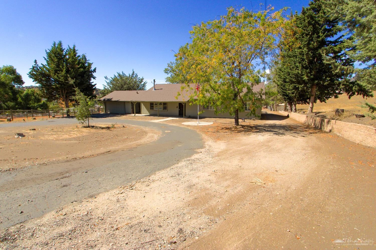 Property Photo: 23821 Coyote Court CA 93561
