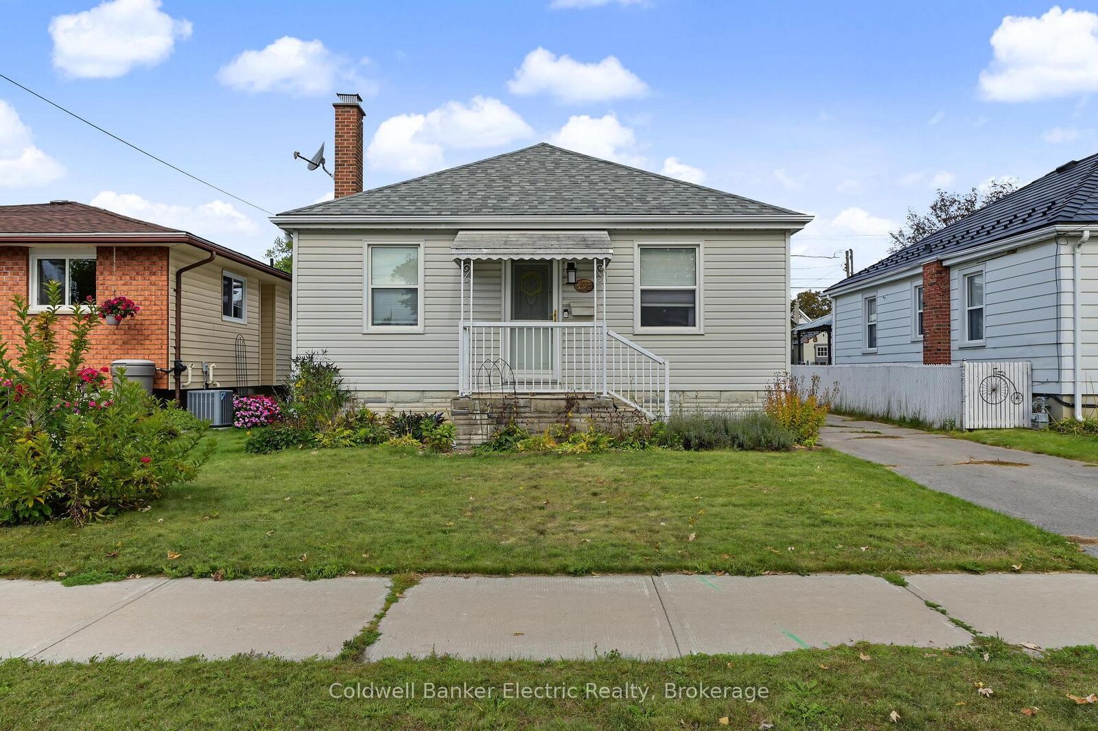 Property Photo:  440 Howden Street  ON K9J 4B3 