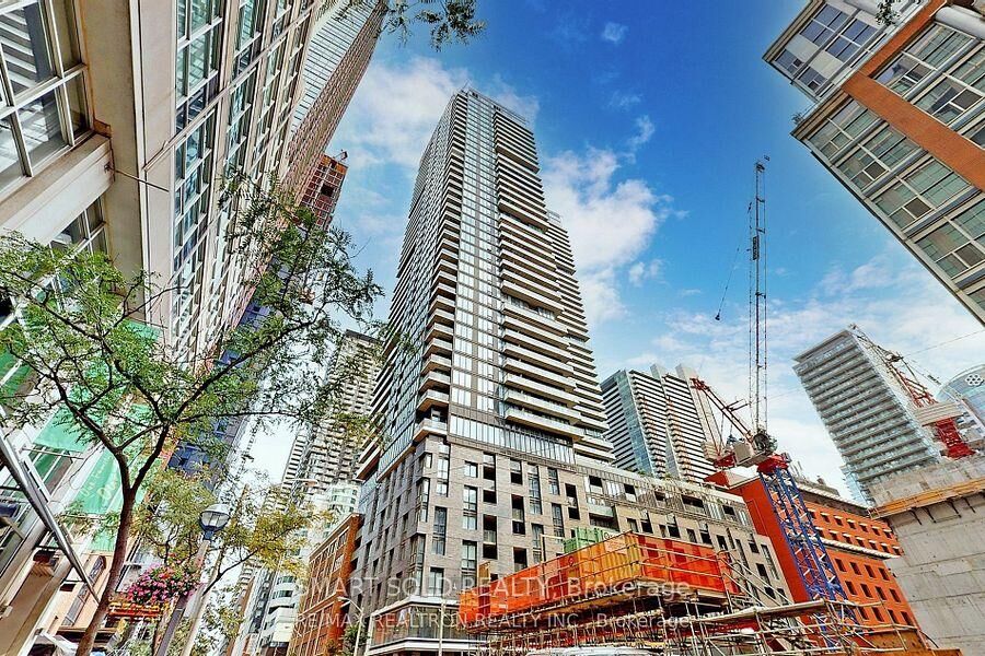 Property Photo:  115 Blue Jays Way 601  ON M5V 3T3 