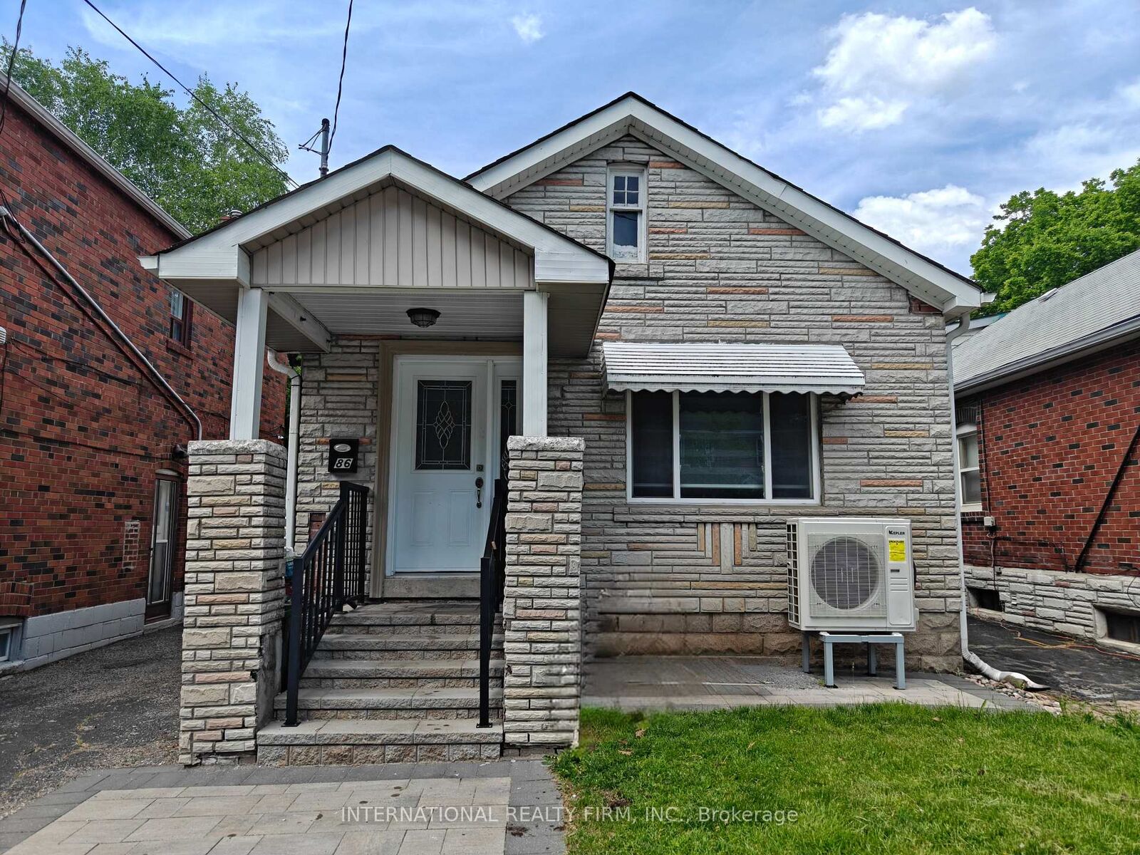 Property Photo:  86 Patterson Avenue  ON M1L 3Y4 