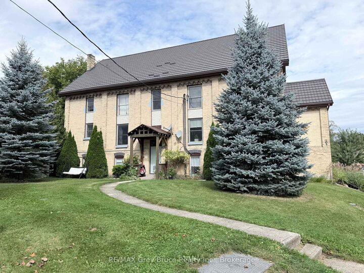 Property Photo:  108 Queen Street N Unit 5  ON N0G 1R0 