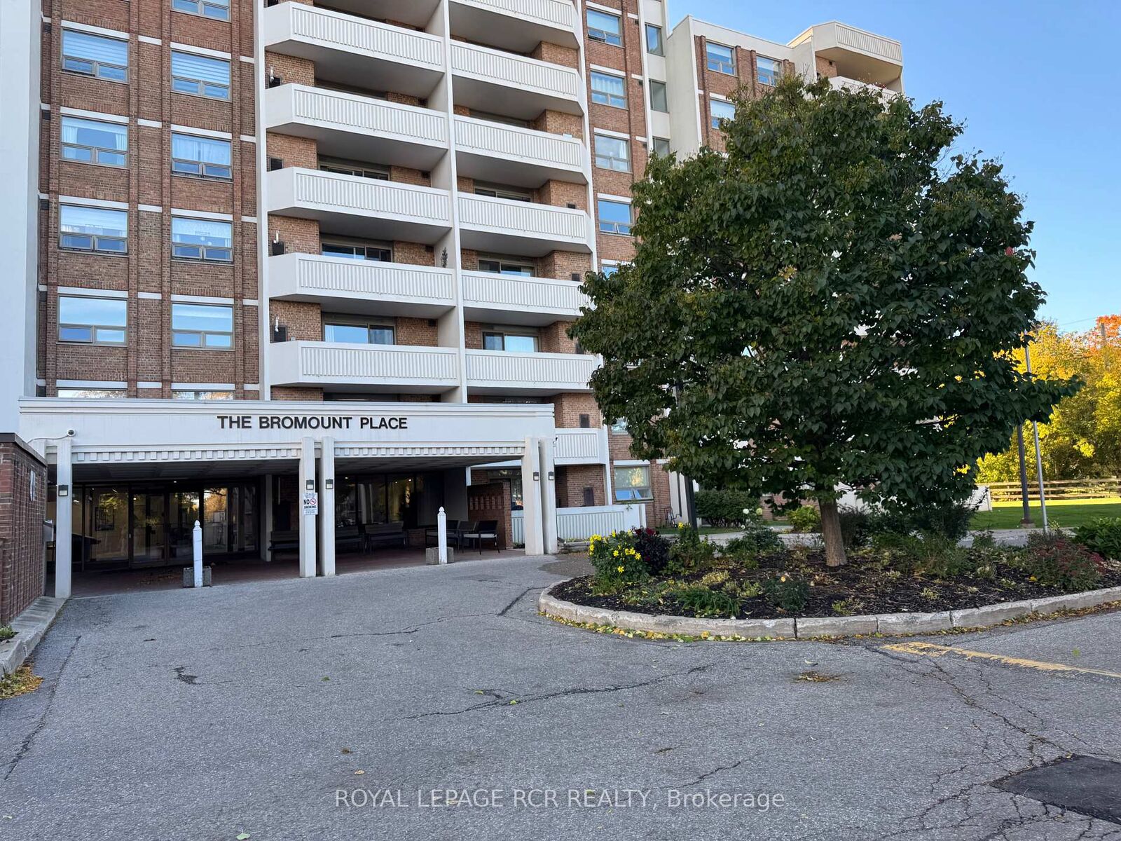 Property Photo:  8 Fead Street 300  ON L9W 3X4 