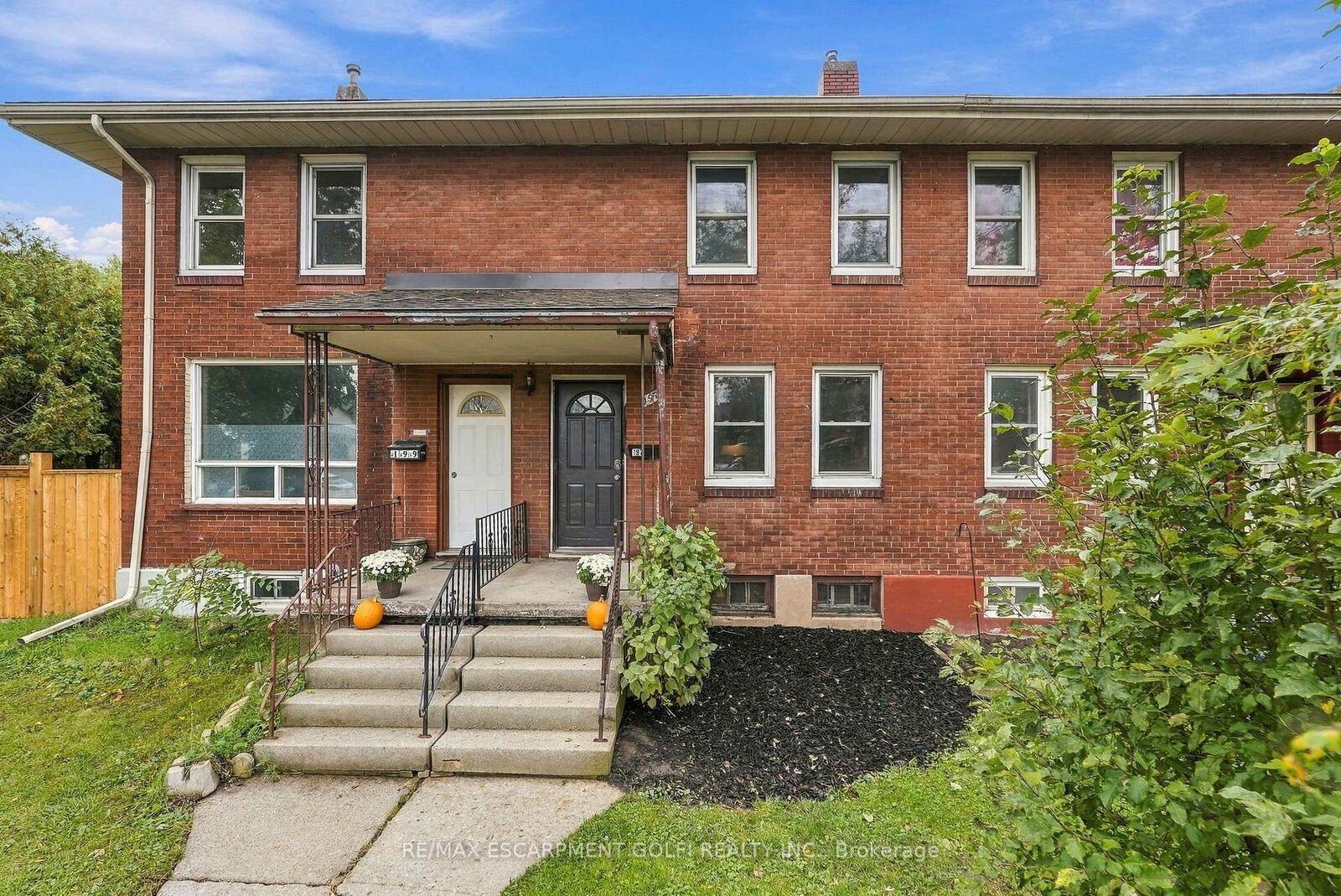 Photo de la propriété:  197 Lincoln Street  ON L3B 4M8 