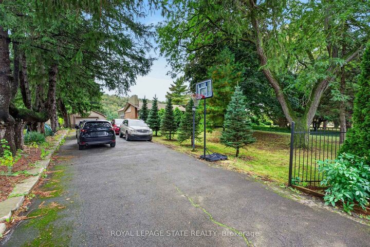 Property Photo:  984 Highway 8 Highway  ON L8E 5H9 
