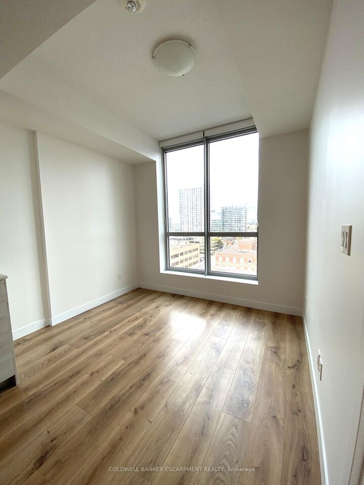 Property Photo:  60 Frederick Street 808  ON N2H 0C7 