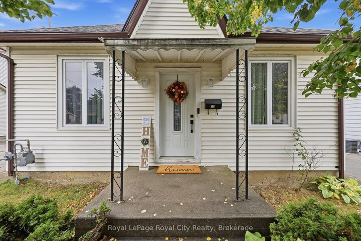 Property Photo:  22 Hill Avenue  ON N3R 4G9 