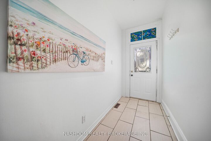 Property Photo:  107 Queen Street S 1  ON L8P 3R9 