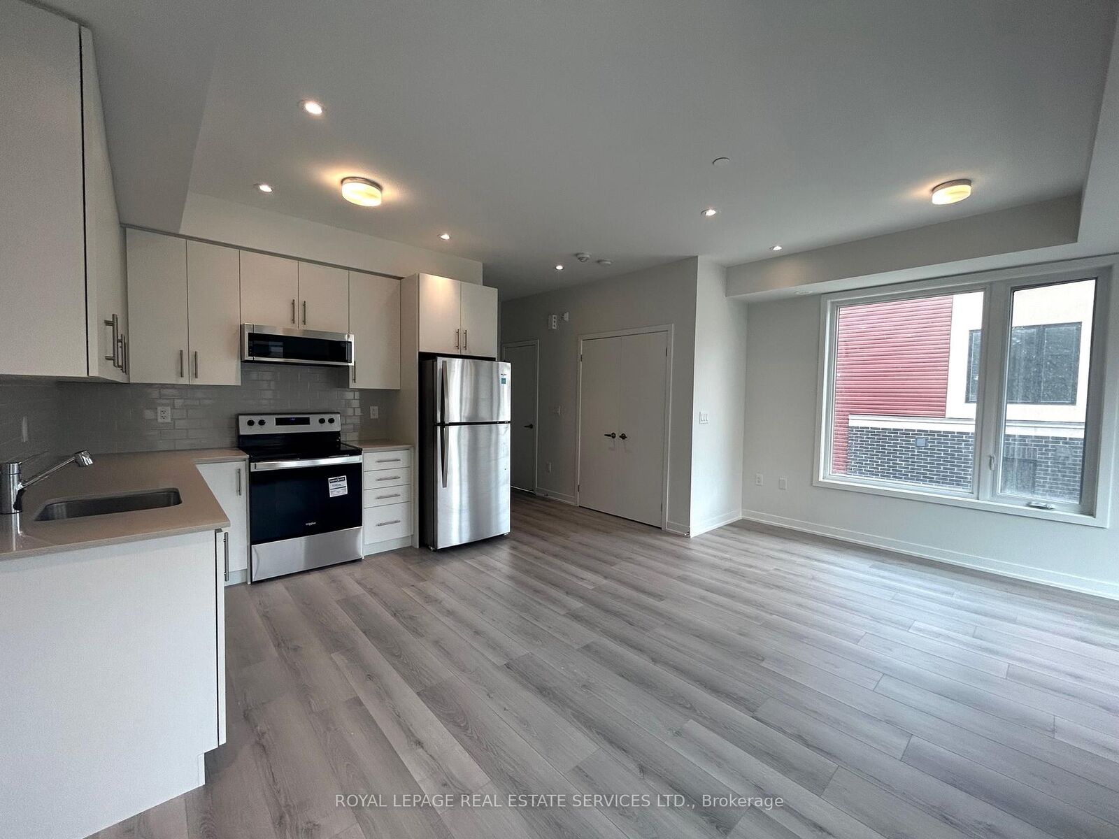 Property Photo:  3405 Ridgeway Drive 18  ON L5L 0B9 