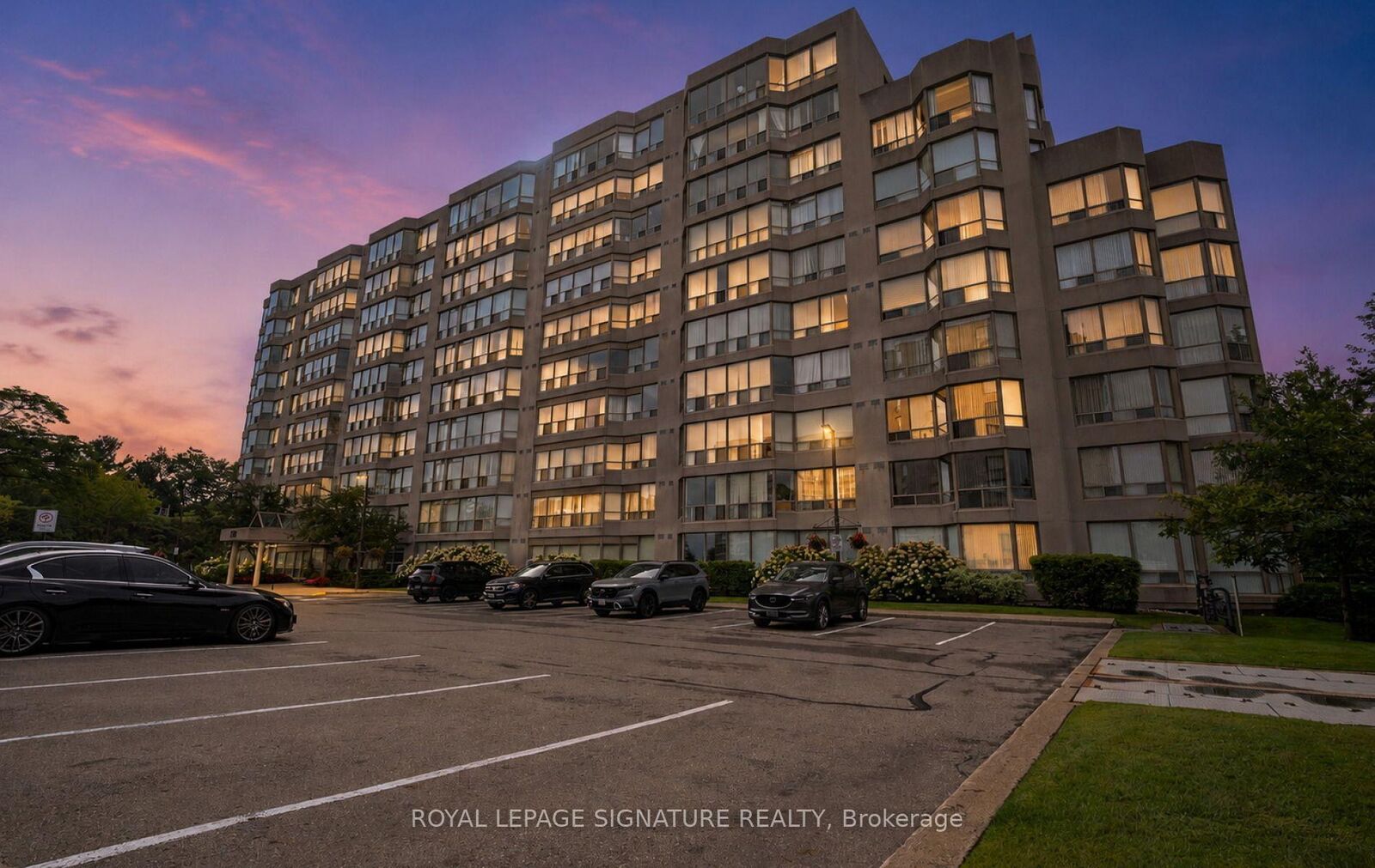 Property Photo:  175 Cedar Avenue 202  ON L4C 9V3 