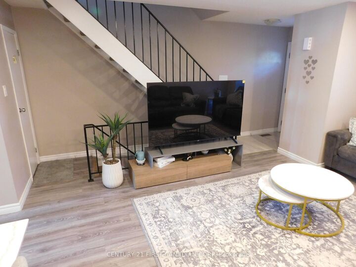 Property Photo:  70 Fiddlers Green Road 116  ON N6H 4R4 