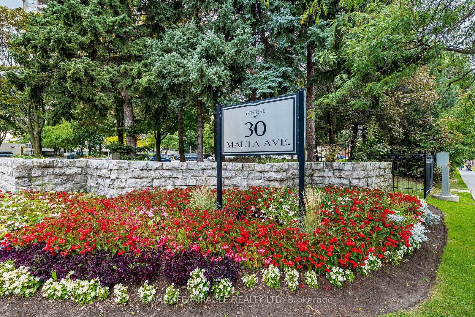 Property Photo:  30 Malta Avenue 1809  ON L6Y 4S5 