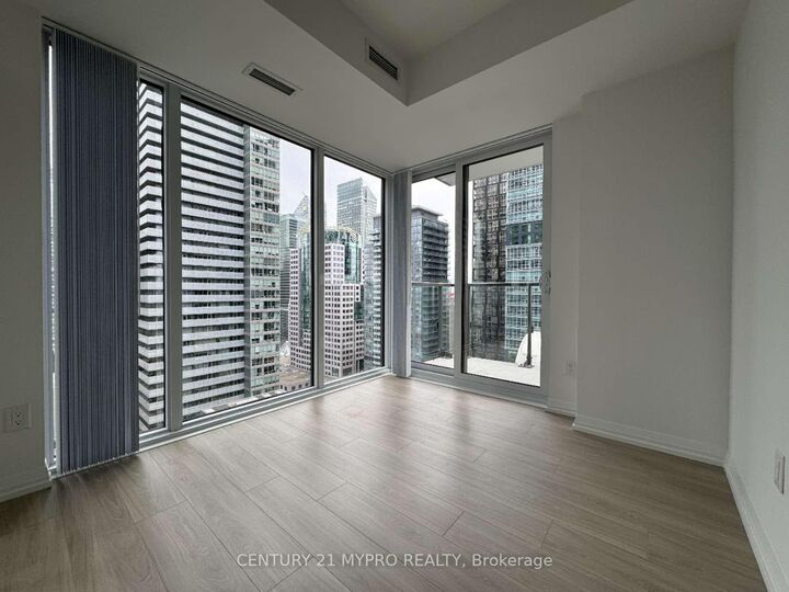 Property Photo:  8 Widmer Street 2509  ON M5V 0W6 
