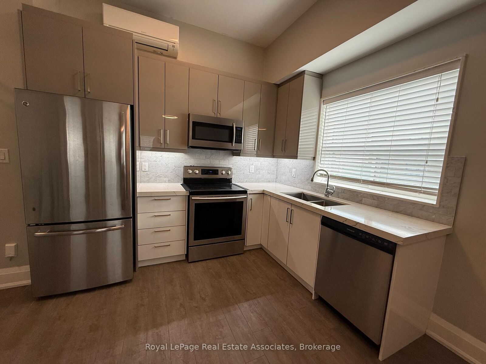 Property Photo:  2548 Eglinton Avenue W 3  ON M6M 1T1 