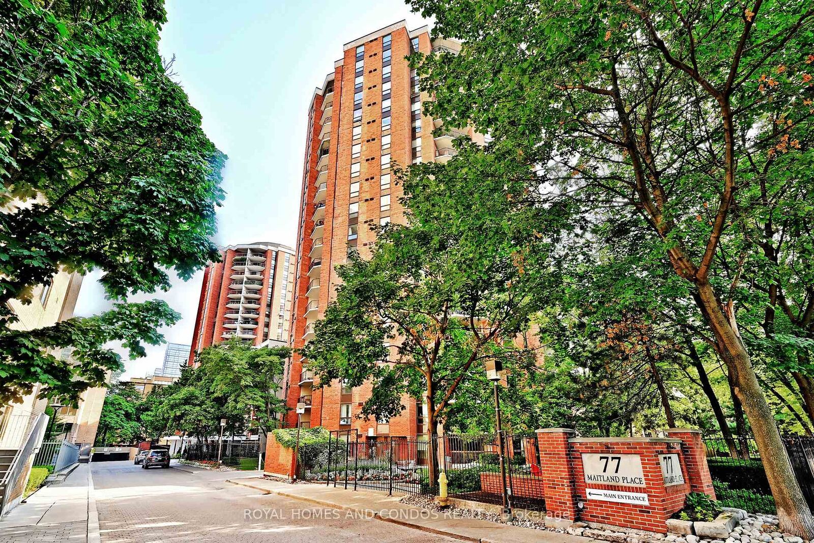 Property Photo:  77 Maitland Place 220  ON M4Y 2V6 