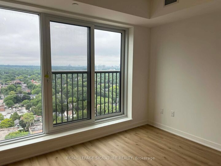 Property Photo:  10 Oak St Street 2310  ON M5A 0Z1 