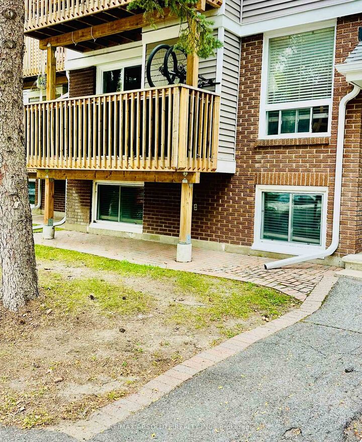 Property Photo:  440 Fenerty Court W 1  ON K2L 3A9 