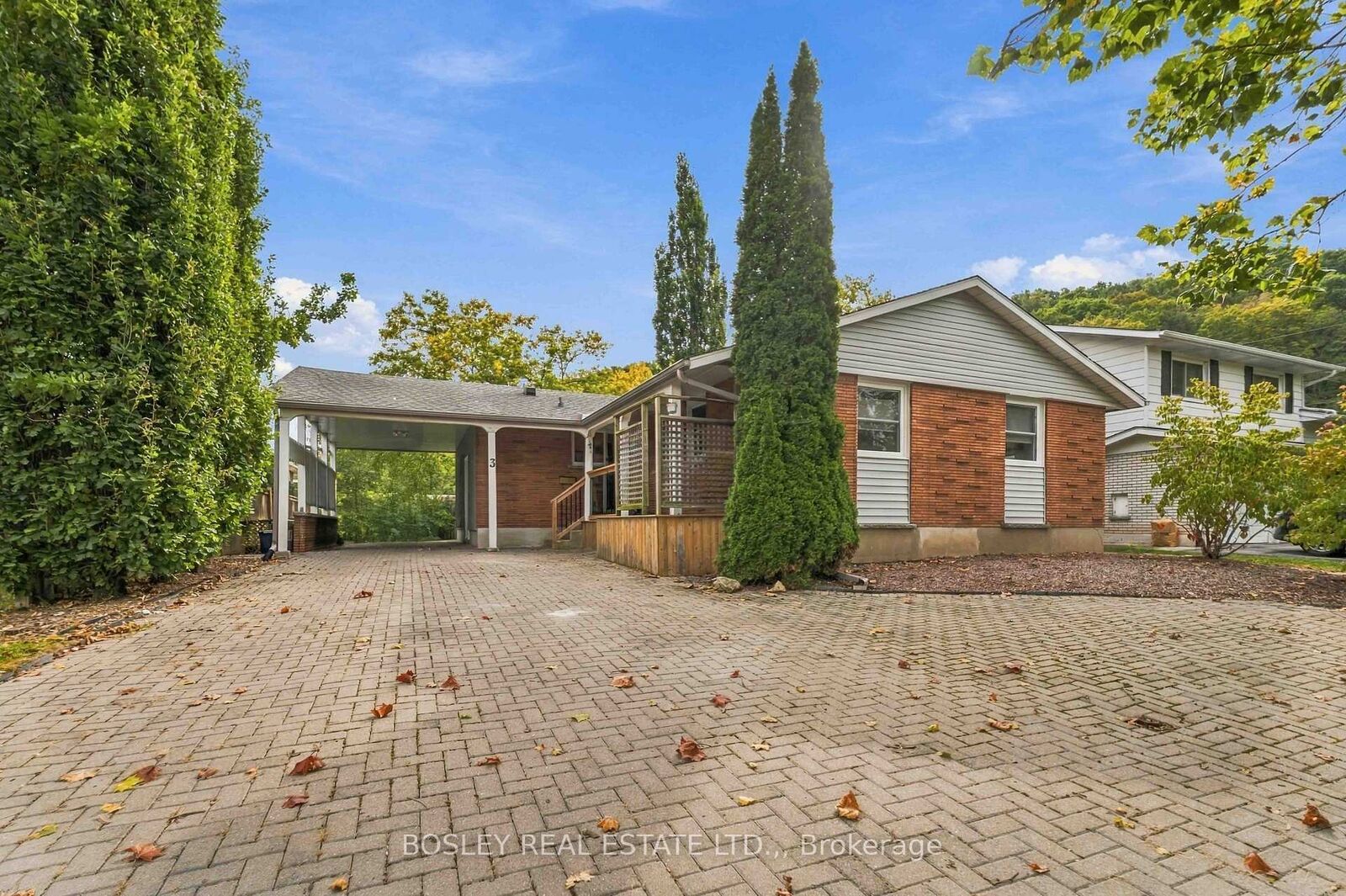 Property Photo:  3 Brian Avenue  ON L2T 3H5 