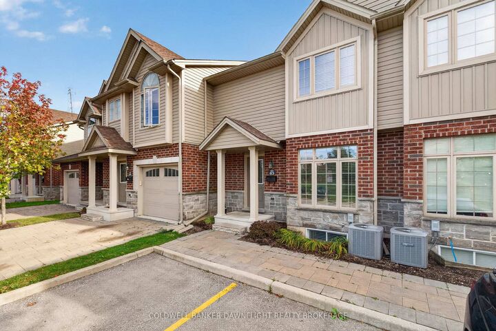 Property Photo:  1061 Eagletrace Drive 83  ON N6G 0T3 