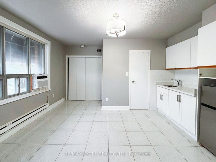 Property Photo:  348 Main Street N 2A  ON L3P 1Z1 