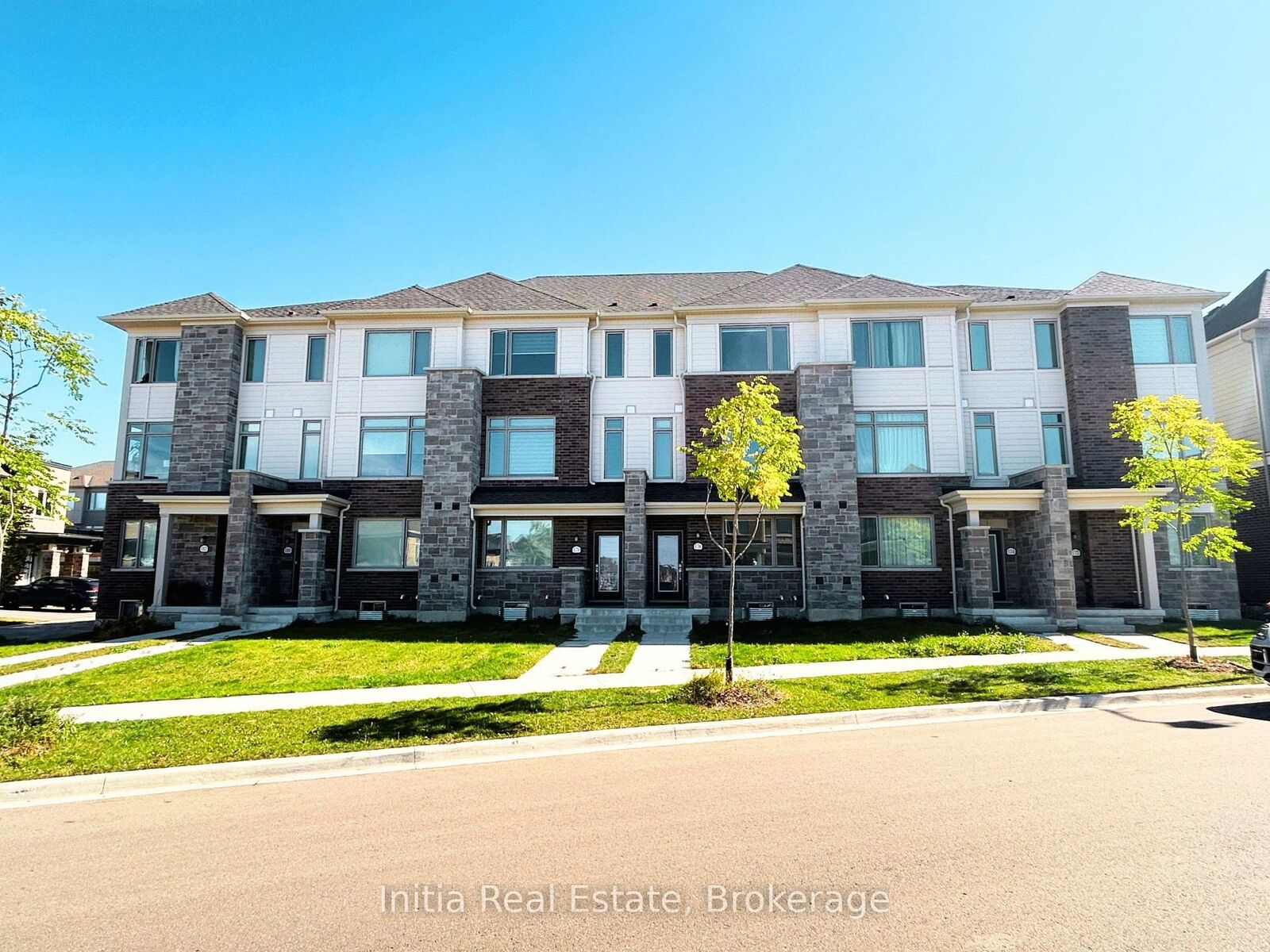 Property Photo:  176 Lageer Drive  ON L4A 5G2 