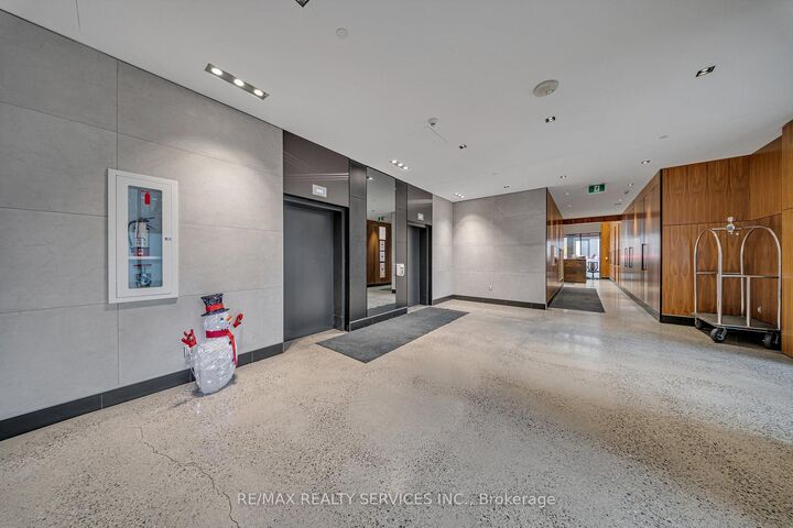 Property Photo:  501 Adelaide Street W 1404  ON M5V 0R3 