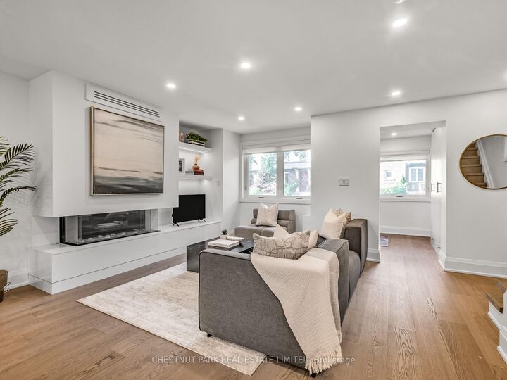 Property Photo:  629 Duplex Avenue  ON M4R 1W1 