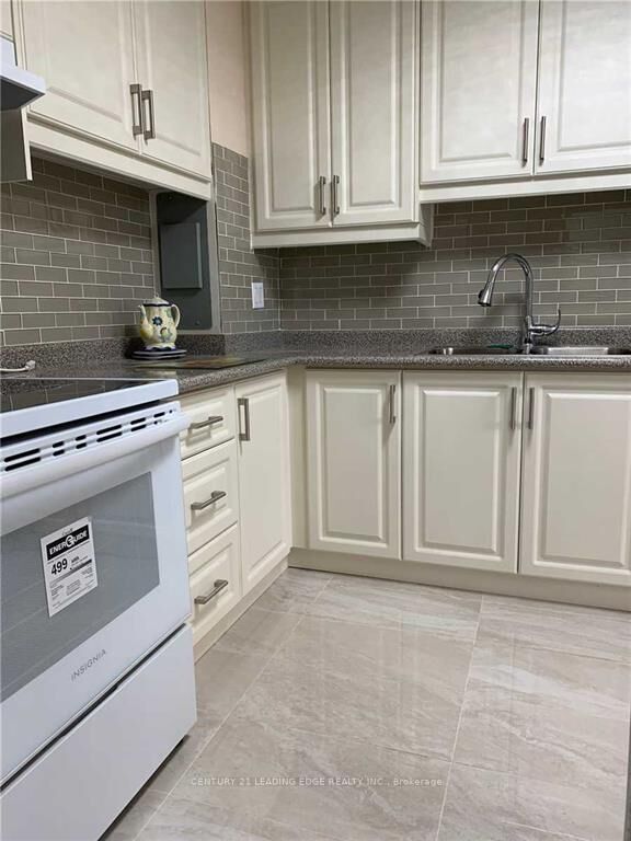 Property Photo:  735 Don Mills Road 1208  ON M3C 1S9 