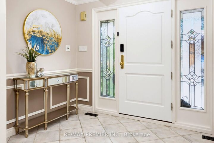 Property Photo: 35 Yellow Pine Crescent ON L4L 3G8